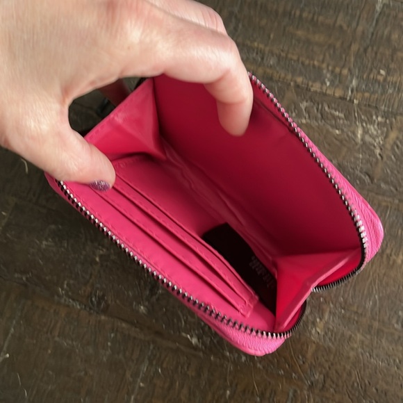 Badgley Mischka zip around wallet - Picture 8 of 11